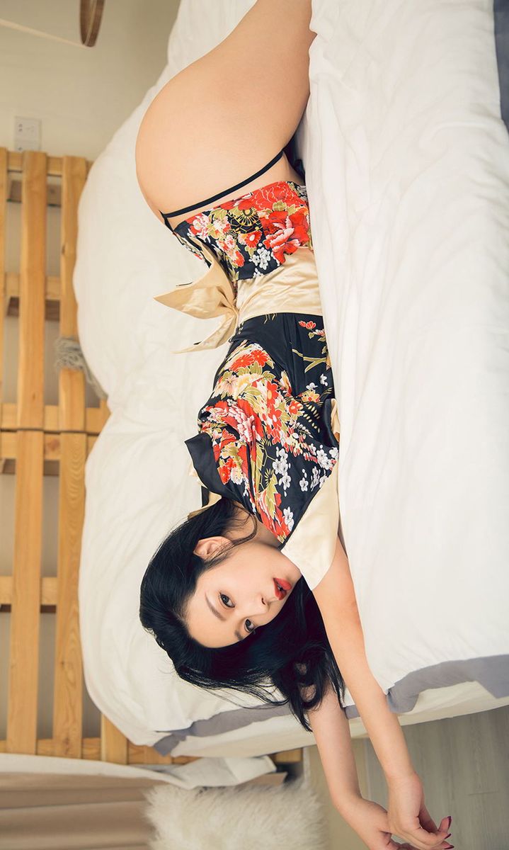 尤果网美女模特小尤奈挺拔爆乳波涛胸涌内衣诱惑心动写真