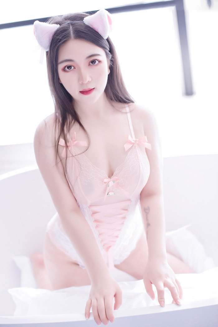 乖巧喵女仆安妮粉红尤物让你疯狂