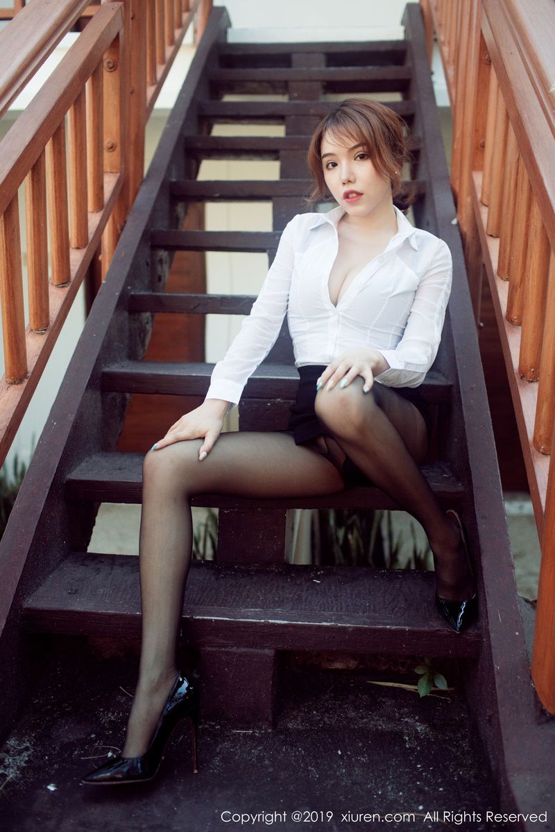 秀人网性感女神黄乐然职场OL女秘书装扮极致灵动诱惑美图