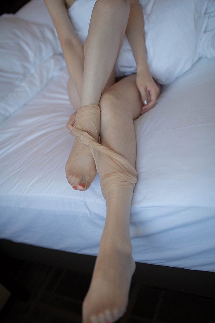 好色小姐梦心月真空躺卧让人兽性大发