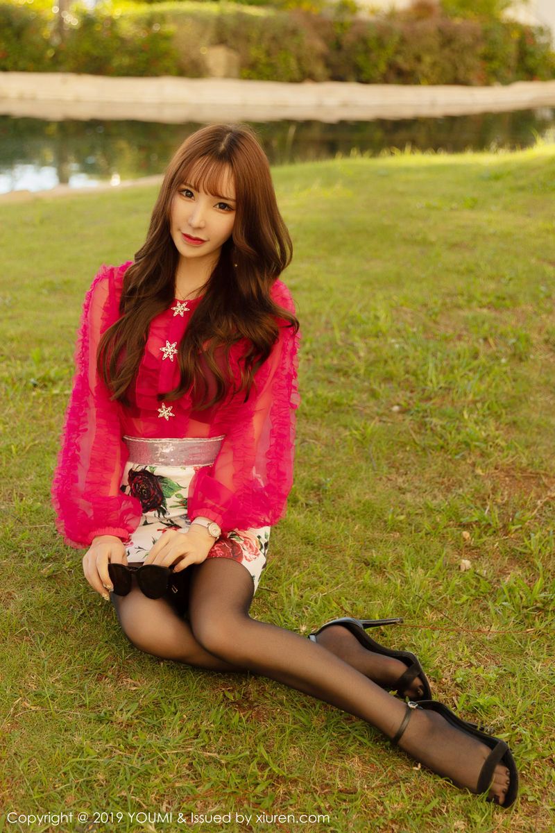 尤蜜荟性感女神周于希Sandy黑丝美腿翘臀美胸诱人魅力套图