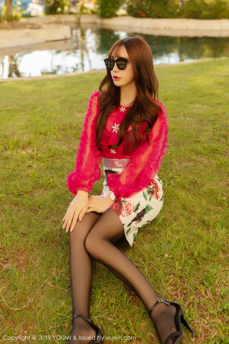 尤蜜荟性感女神周于希Sandy黑丝美腿翘臀美胸诱人魅力套图