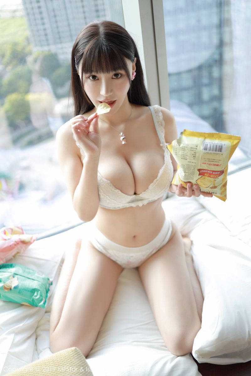 模范学院性感女神Barbie可儿童颜巨乳波涛胸涌内衣诱惑写真