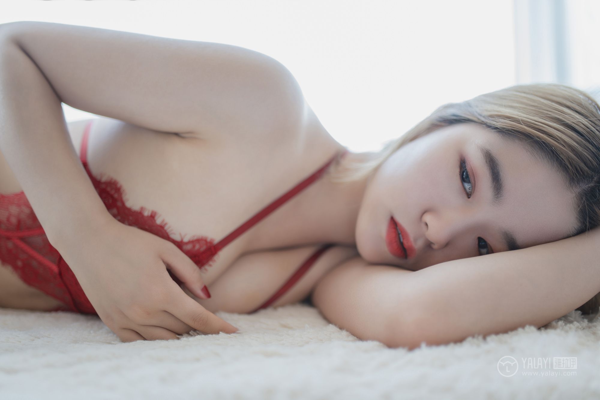 YALAYI雅拉伊性感嫩模舒小小红色情趣内衣诱惑大尺度写真