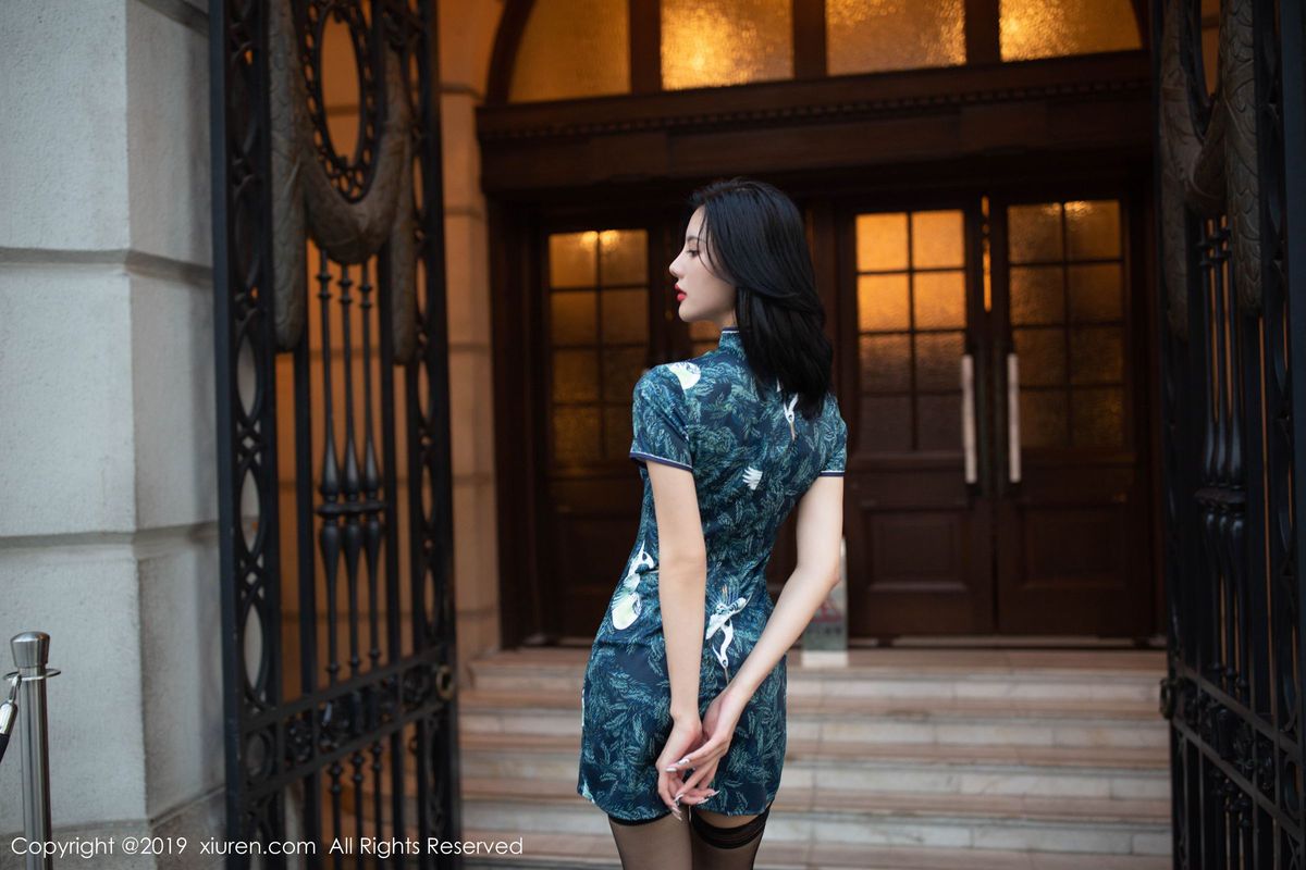 秀人网性感女神就是阿朱啊韵味旗袍黑丝美腿诱人翘臀美图