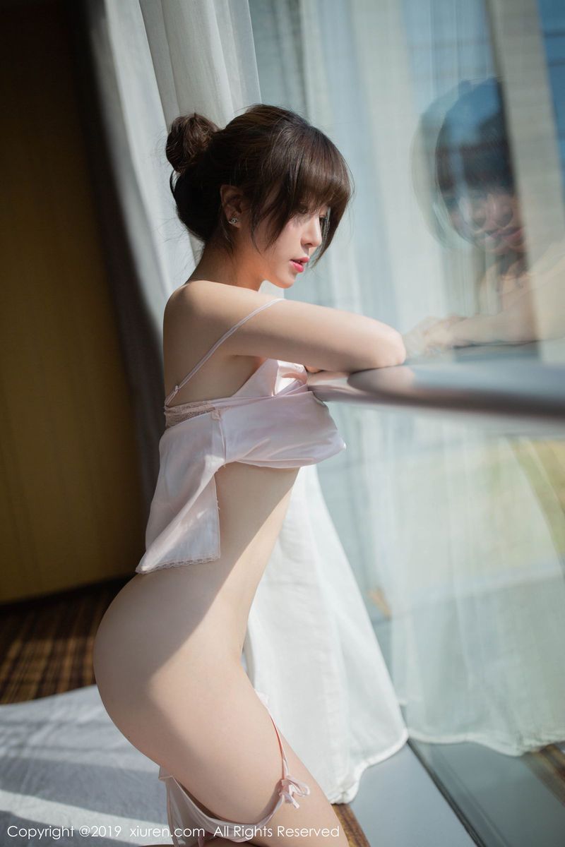 秀人网性感女神王雨纯情趣内衣丁字裤大尺度诱惑撩人写真