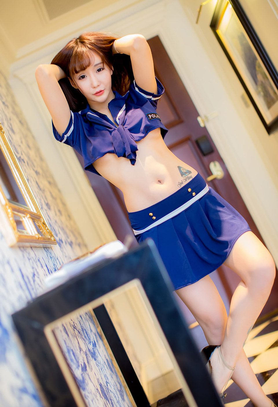 顾灿齐B小短裙蓝色制服诱惑