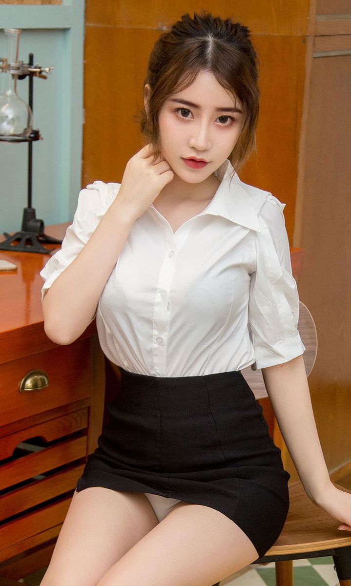 尤果网性感女神绯月樱Cherry白衬衫超短裙职场OL制服诱惑美图