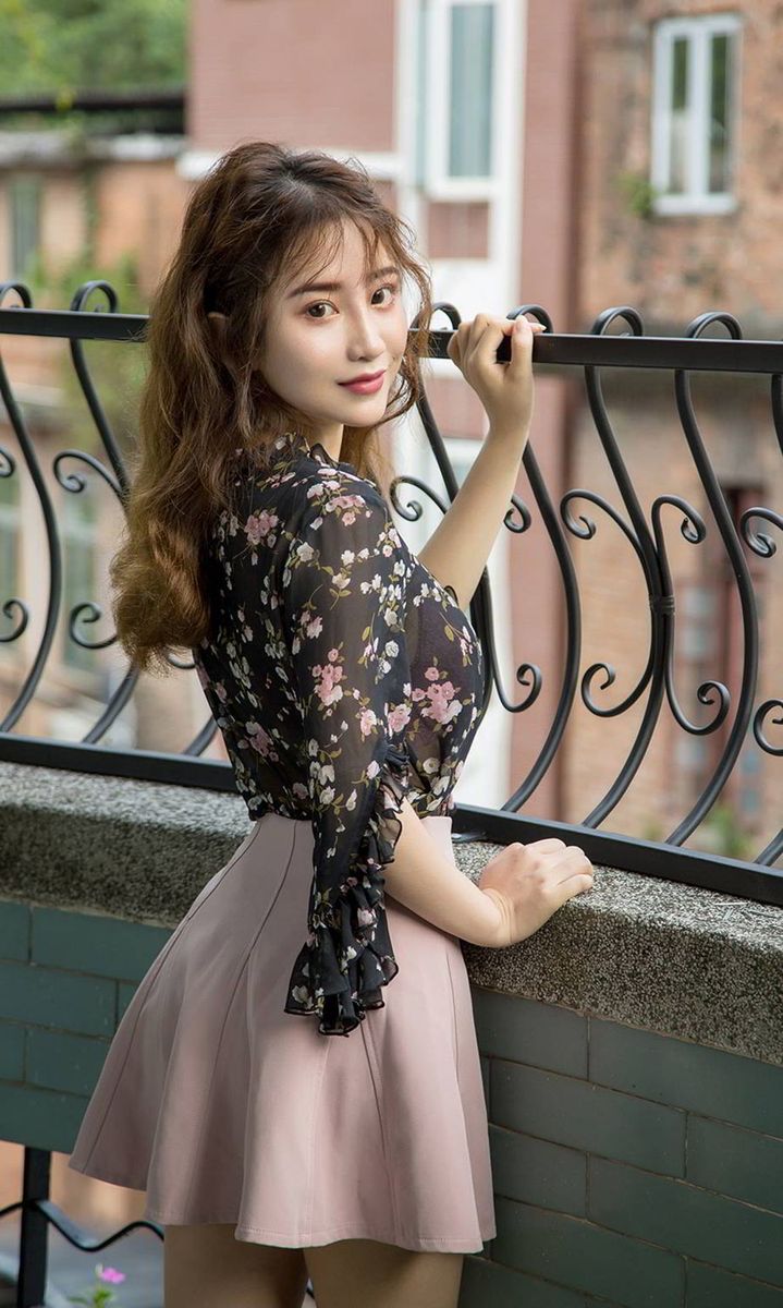 尤果网性感女神绯月樱Cherry白衬衫超短裙职场OL制服诱惑美图