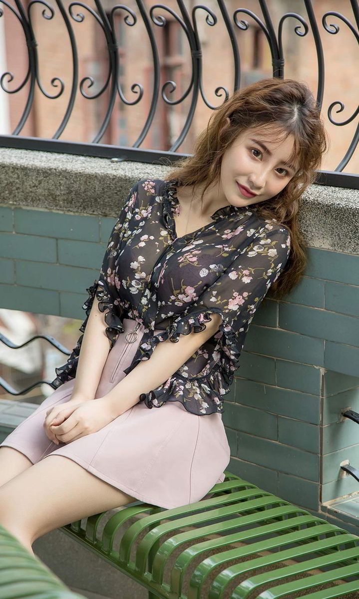 尤果网性感女神绯月樱Cherry白衬衫超短裙职场OL制服诱惑美图