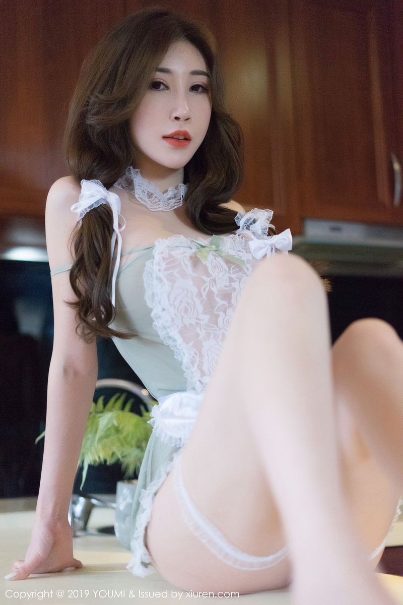 尤蜜荟性感女神孙梦瑶V双马尾半透女仆装丝袜美腿气质写真