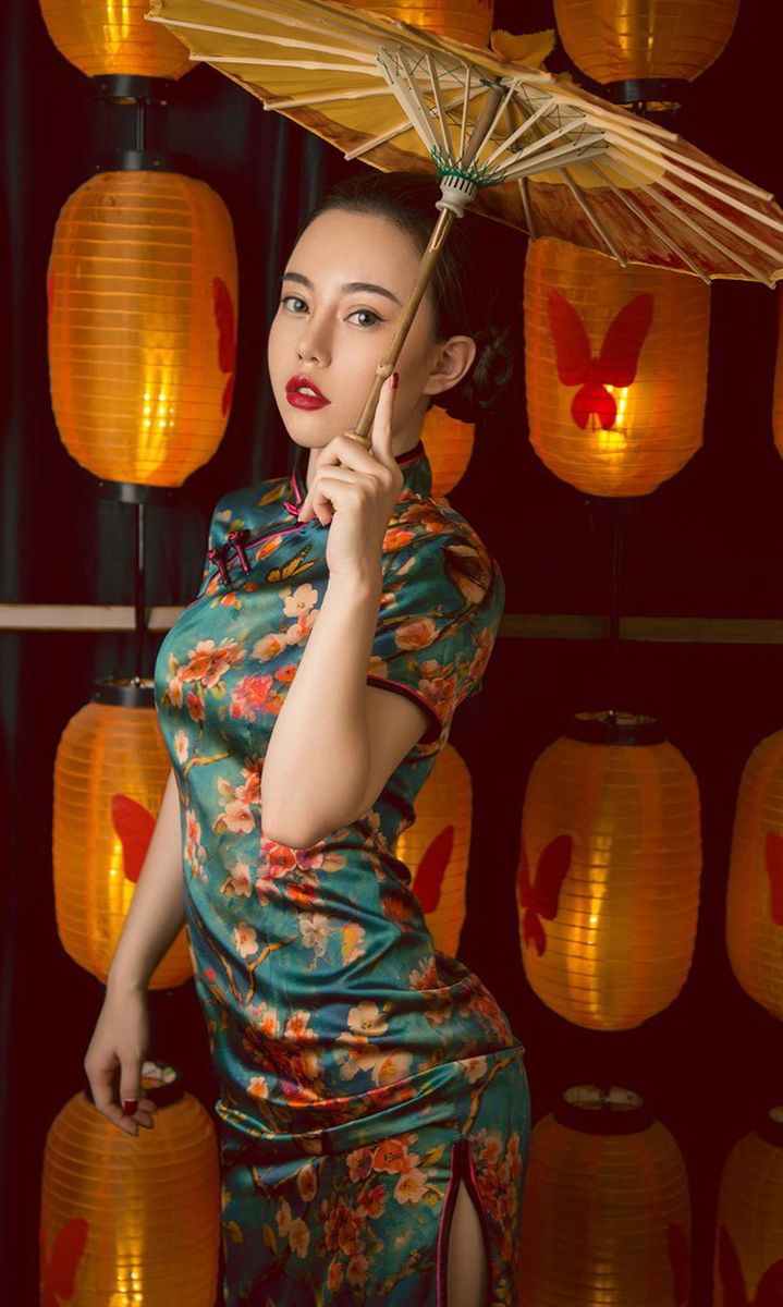 尤果网性感姐妹花孟十朵&刘邦妮中秋主题美胸长腿赏心悦慕