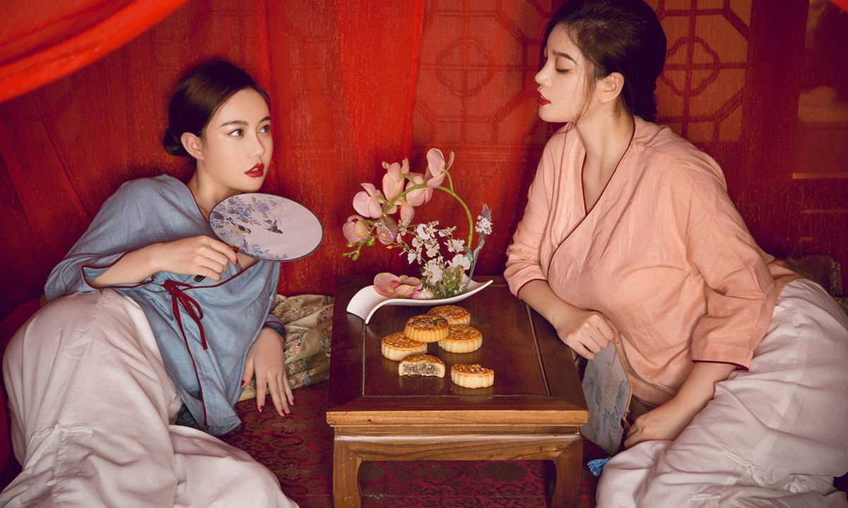 尤果网性感姐妹花孟十朵&刘邦妮中秋主题美胸长腿赏心悦慕