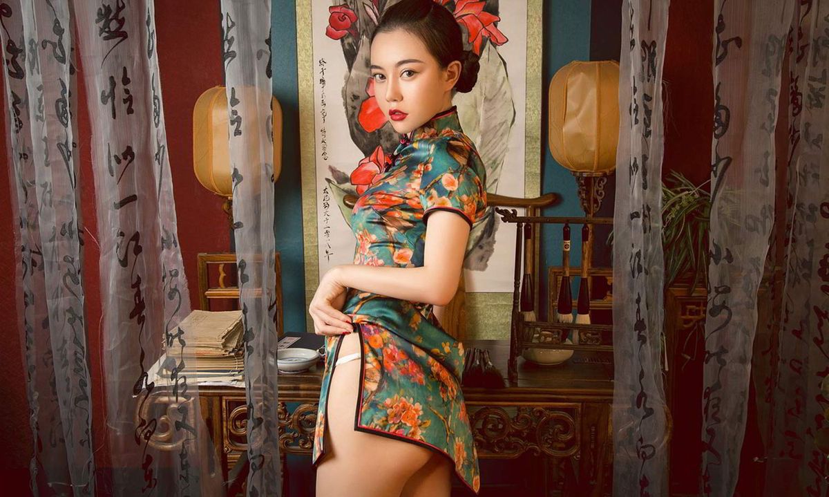 尤果网性感姐妹花孟十朵&刘邦妮中秋主题美胸长腿赏心悦慕