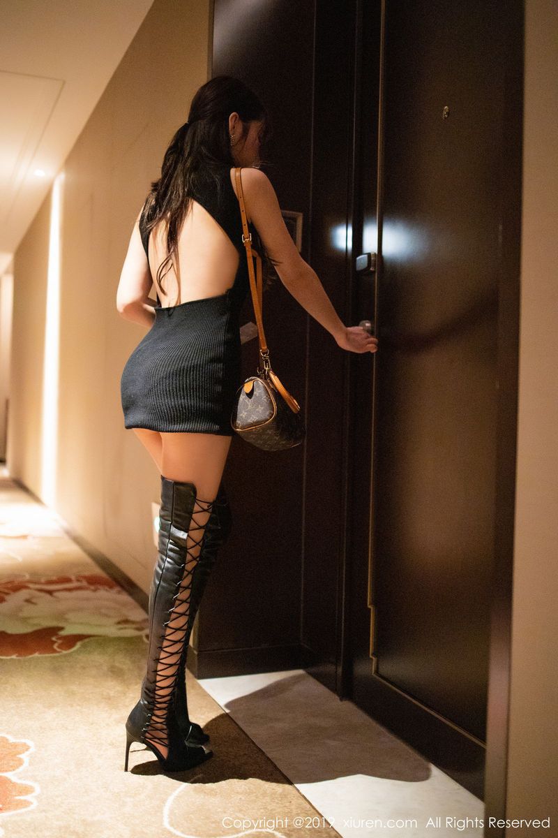 秀人网性感女神周于希Sandy修长美腿翘臀美胸剧情私房写真