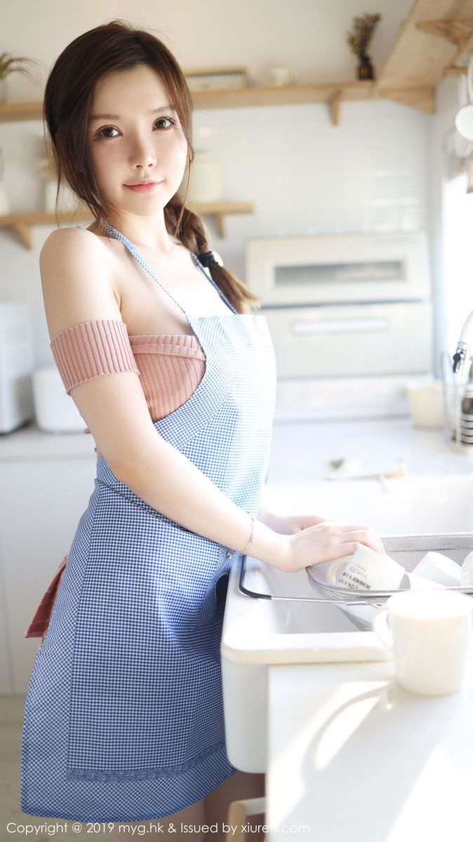 美媛馆性感女神糯美子Mini童颜巨乳女仆制服诱惑私房写真