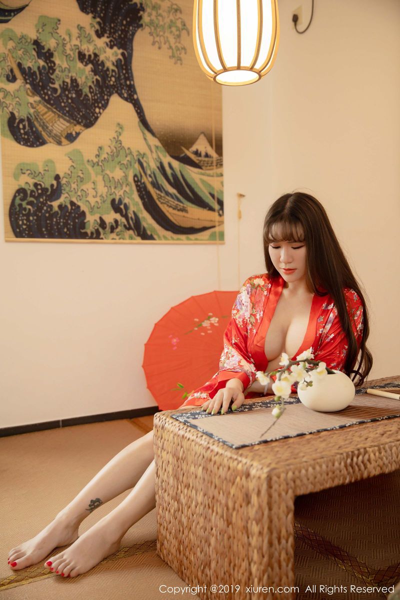 秀人网性感御姐王紫琳华丽和服热辣身材大尺度诱惑写真