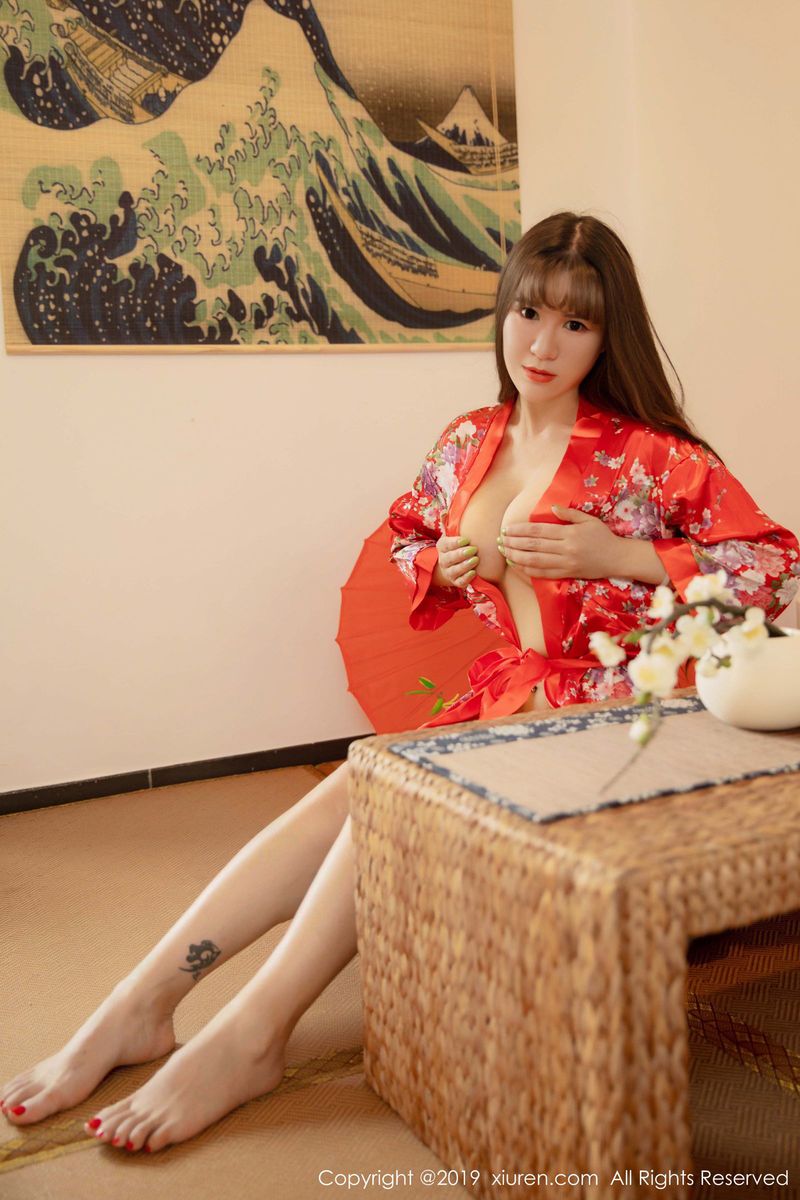 秀人网性感御姐王紫琳华丽和服热辣身材大尺度诱惑写真