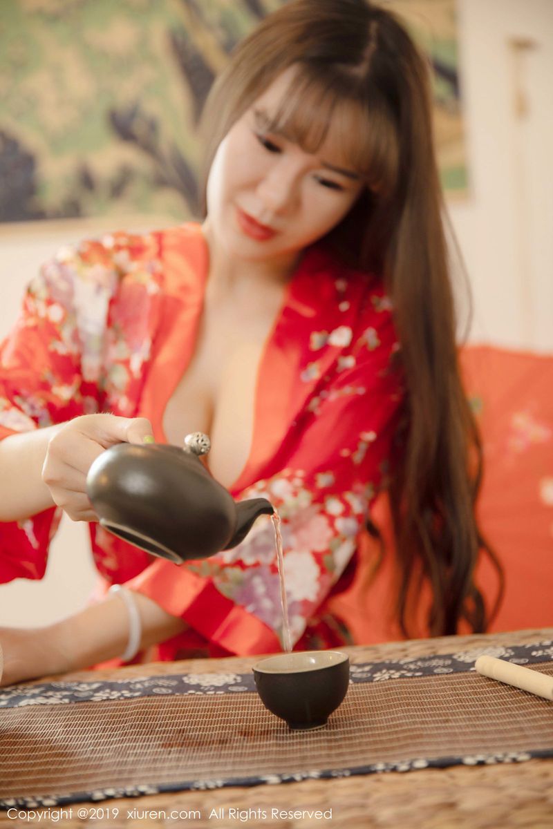 秀人网性感御姐王紫琳华丽和服热辣身材大尺度诱惑写真