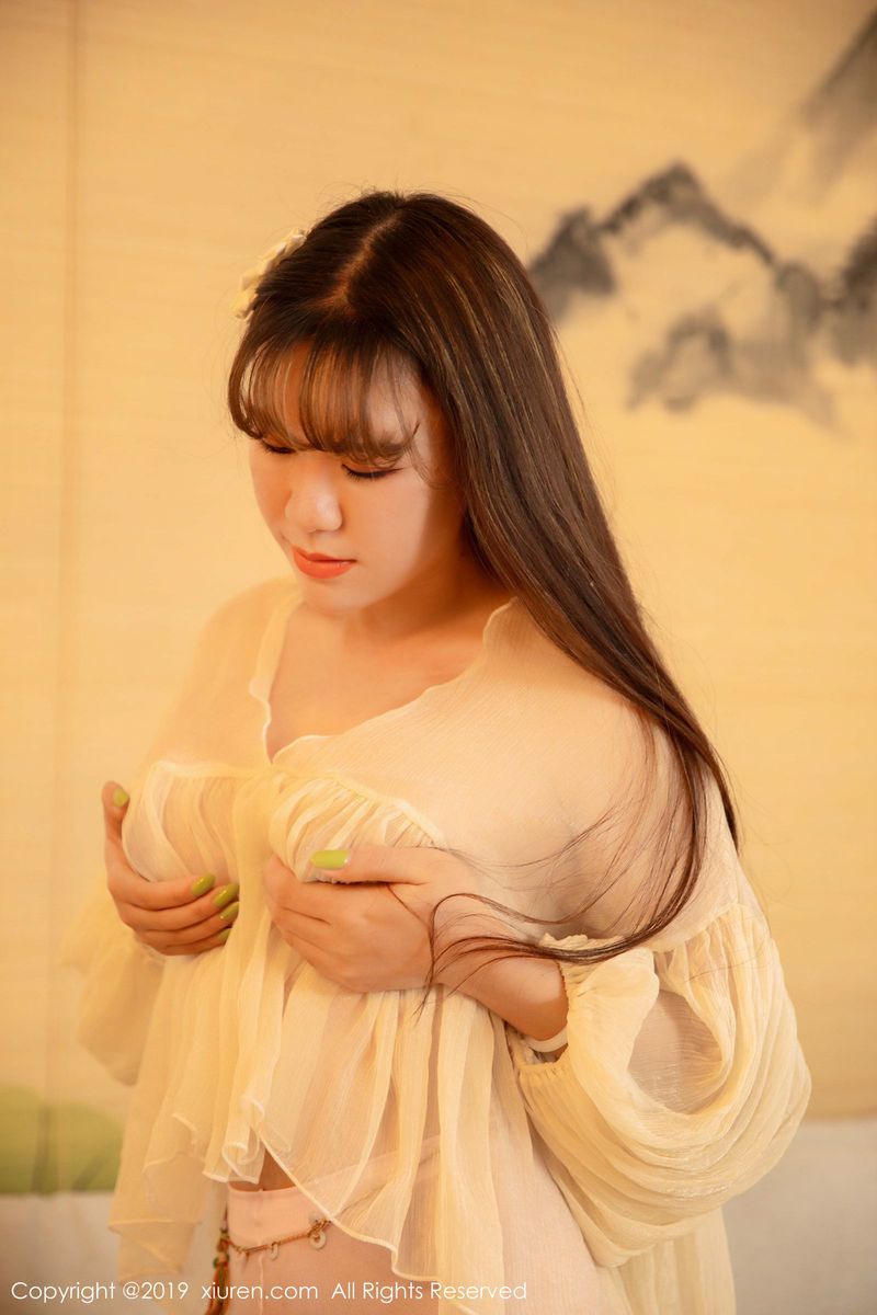 秀人网性感御姐王紫琳华丽和服热辣身材大尺度诱惑写真