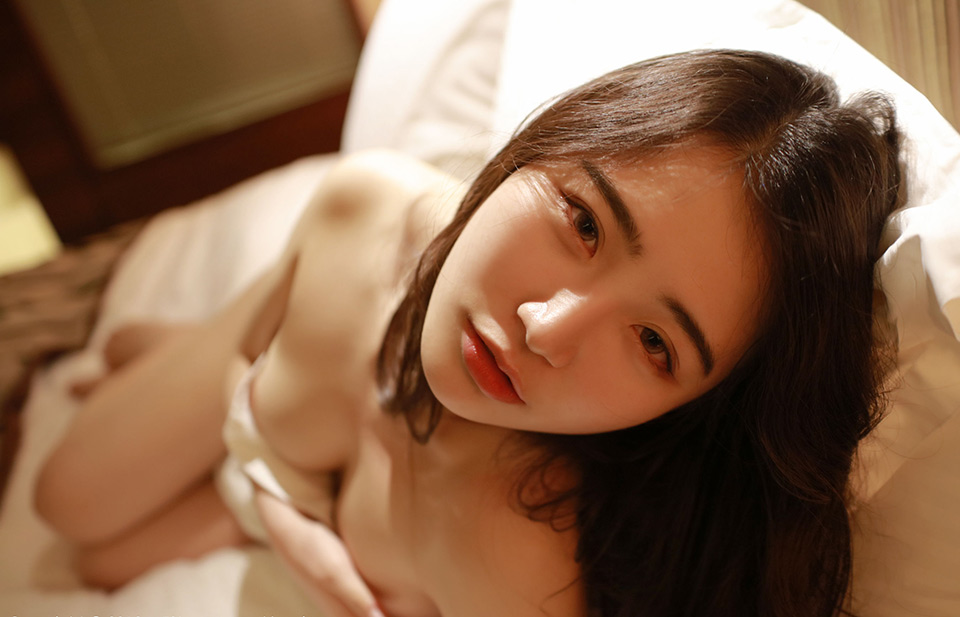 宅兔兔酥胸半露难以抗拒的妩媚