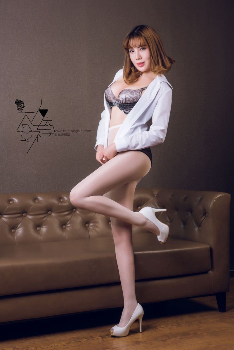 头条女神性感美女沐子熙V职场OL装扮黑丝美腿内衣诱惑写真