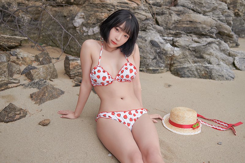 草莓小妹卿卿玉足酥胸等你一口吃掉