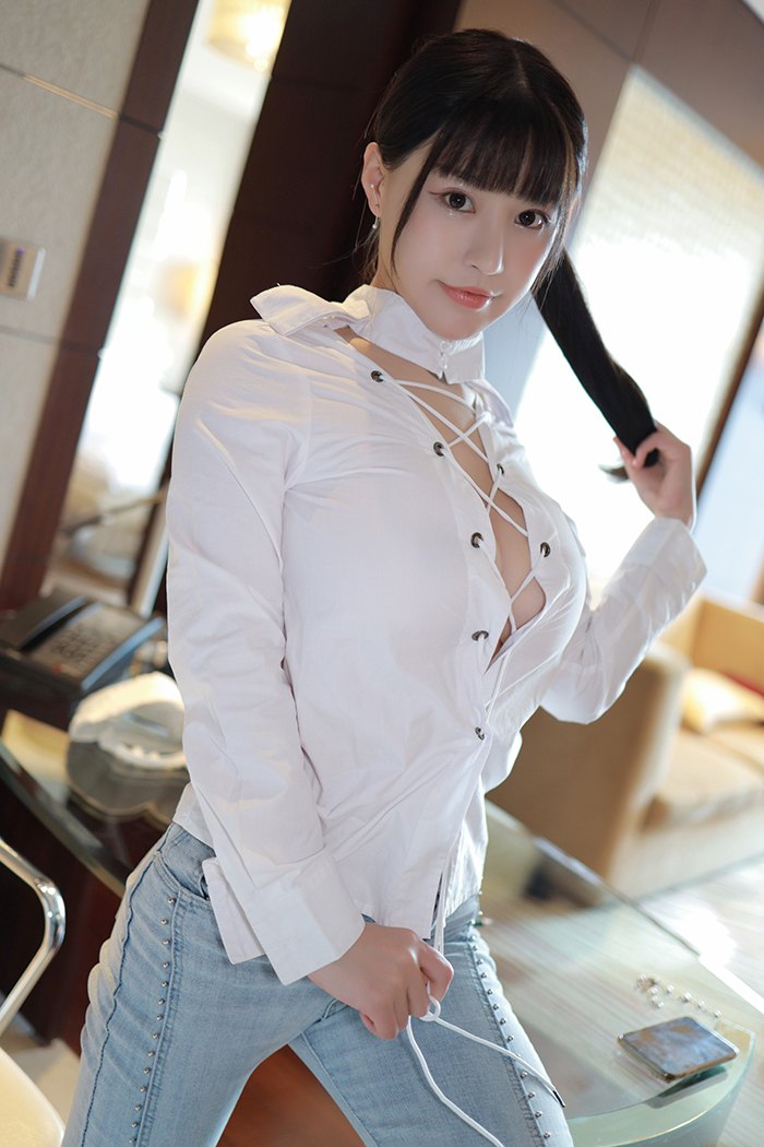 天生尤物朱可儿童颜巨乳等你爱抚