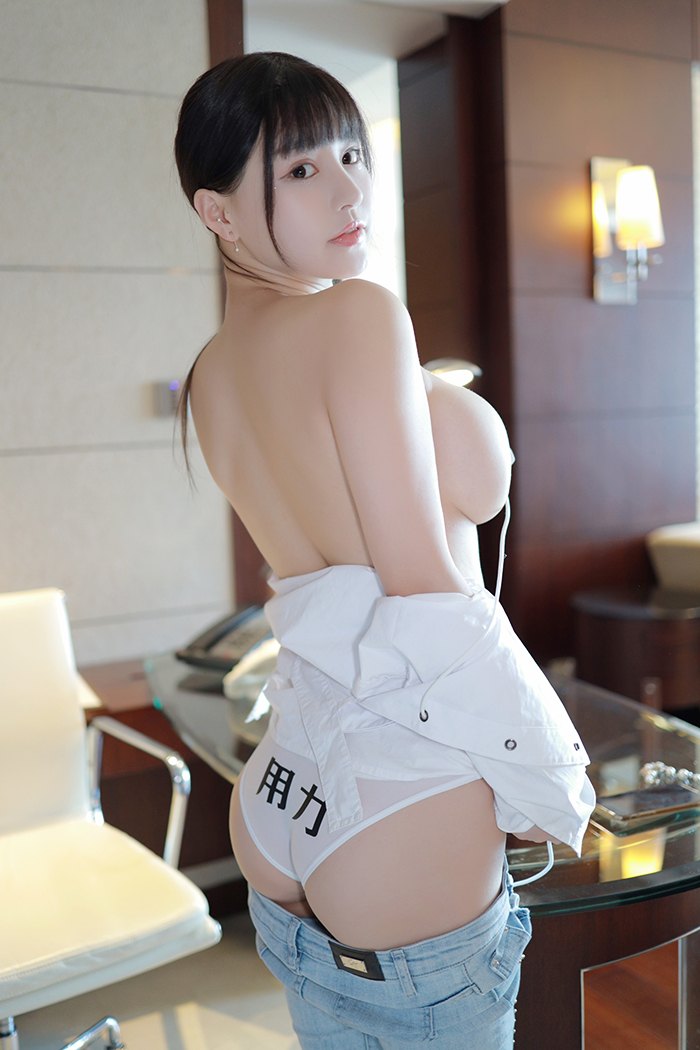 天生尤物朱可儿童颜巨乳等你爱抚