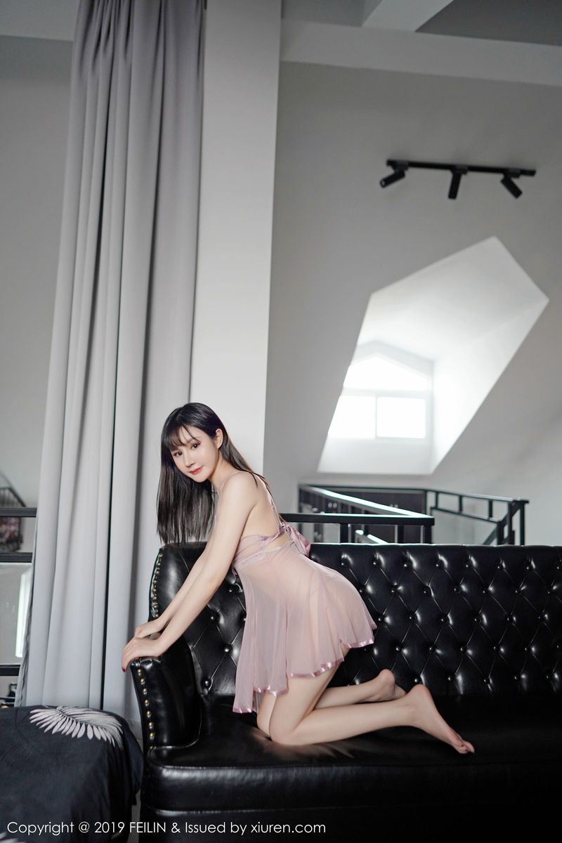 嗲囡囡性感女神Miki米雪儿清甜颜值透视装情趣装扮可人写真