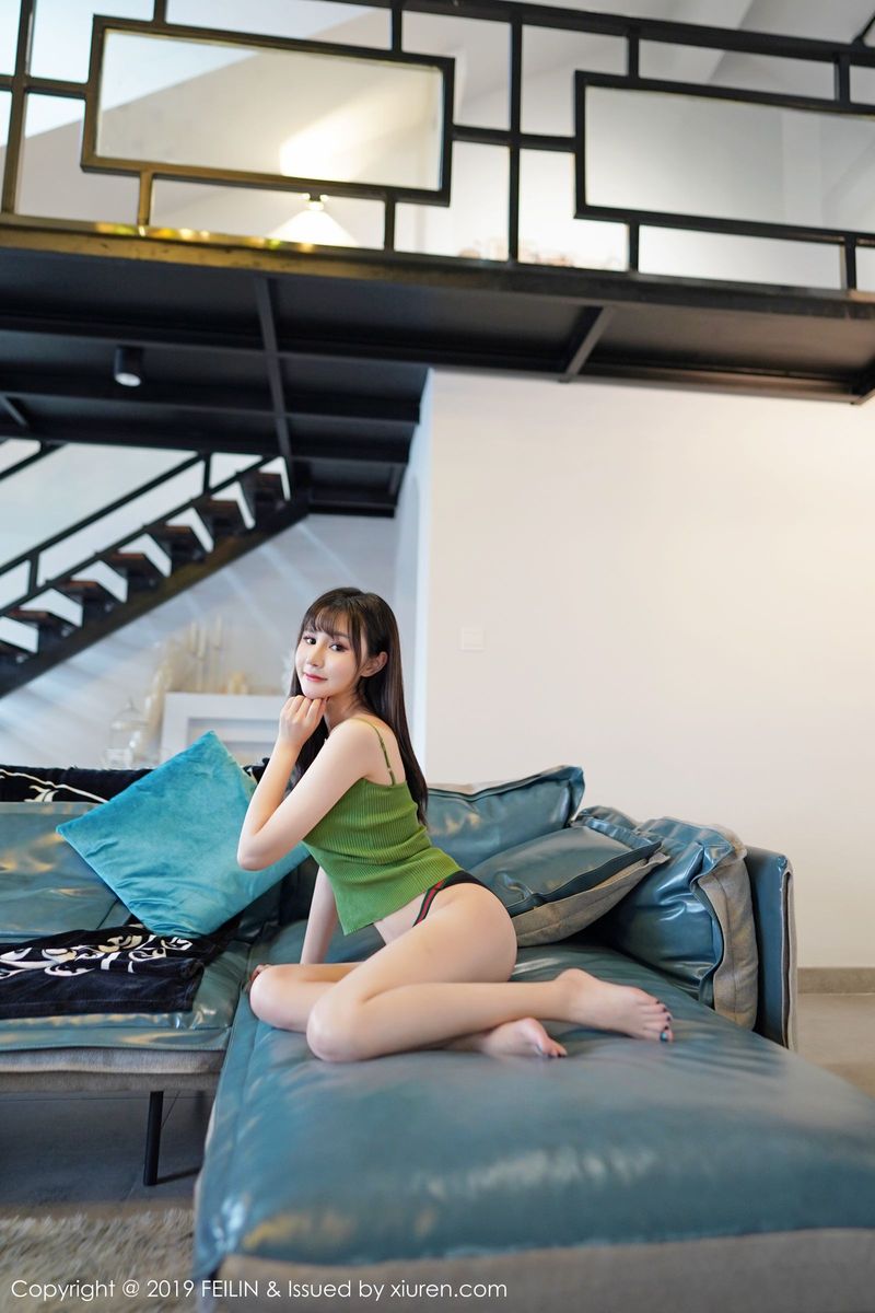 嗲囡囡性感女神Miki米雪儿清甜颜值透视装情趣装扮可人写真