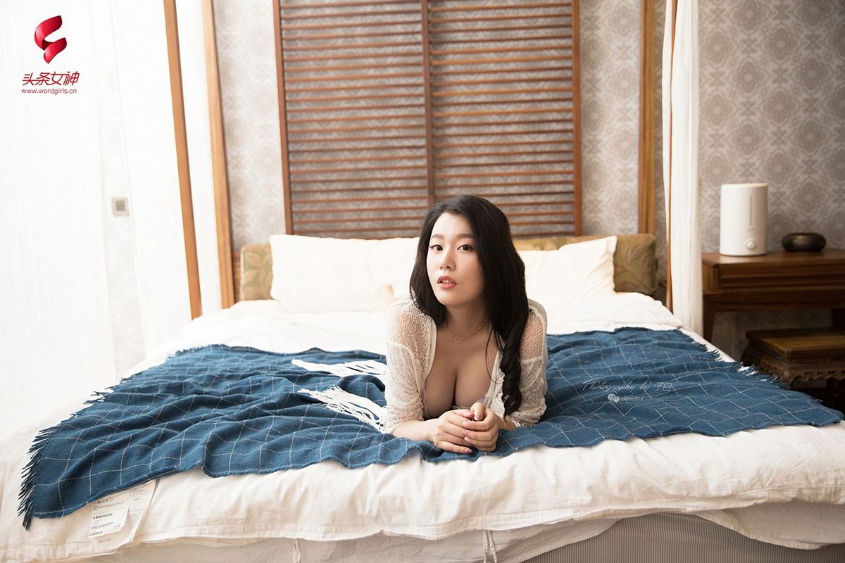 头条女神美女模特钟晴白皙爆乳度假时光&小萝莉也御姐合辑