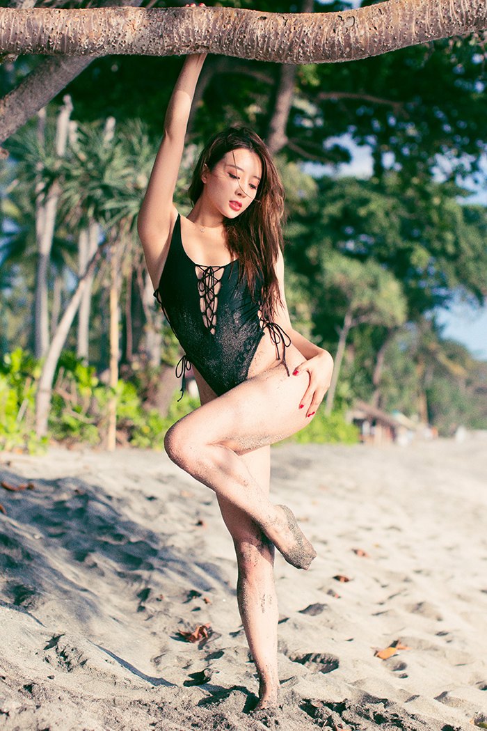 沙滩女神筱慧性感比基尼激情四射