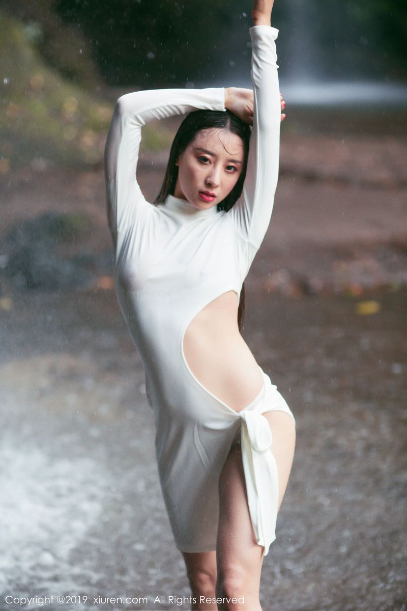 秀人网性感女神筱慧Icon户外海边沙滩内衣诱惑大尺度美图