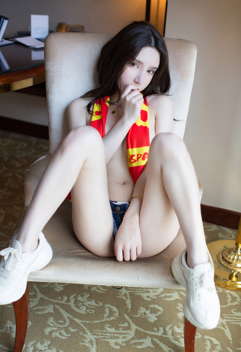 周于希S型曲线惹火美臀特刊