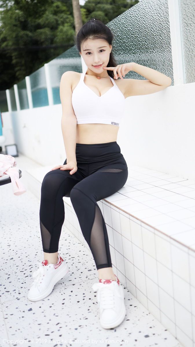 美媛馆性感女神Barbie可儿户外蕾丝翘臀运动装扮系列套图