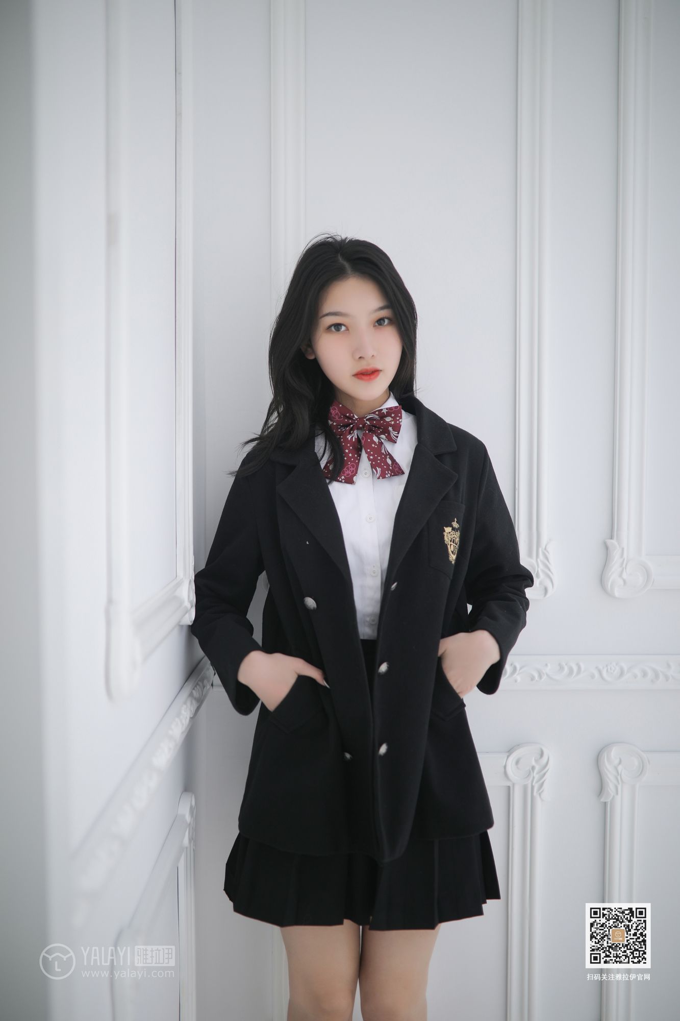 YALAYI雅拉伊性感美女白璐校服装扮修长美腿毕业季套图