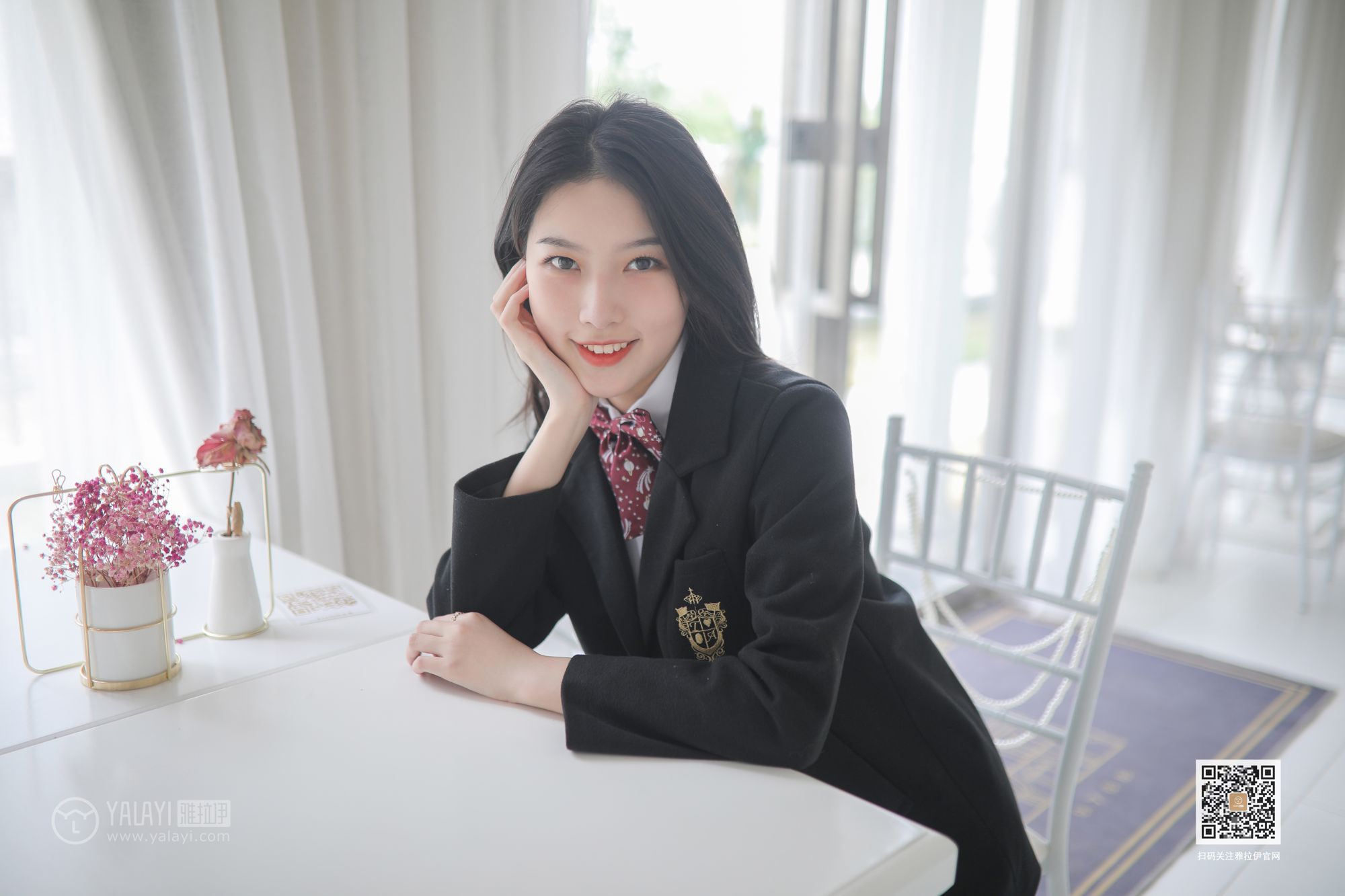 YALAYI雅拉伊性感美女白璐校服装扮修长美腿毕业季套图