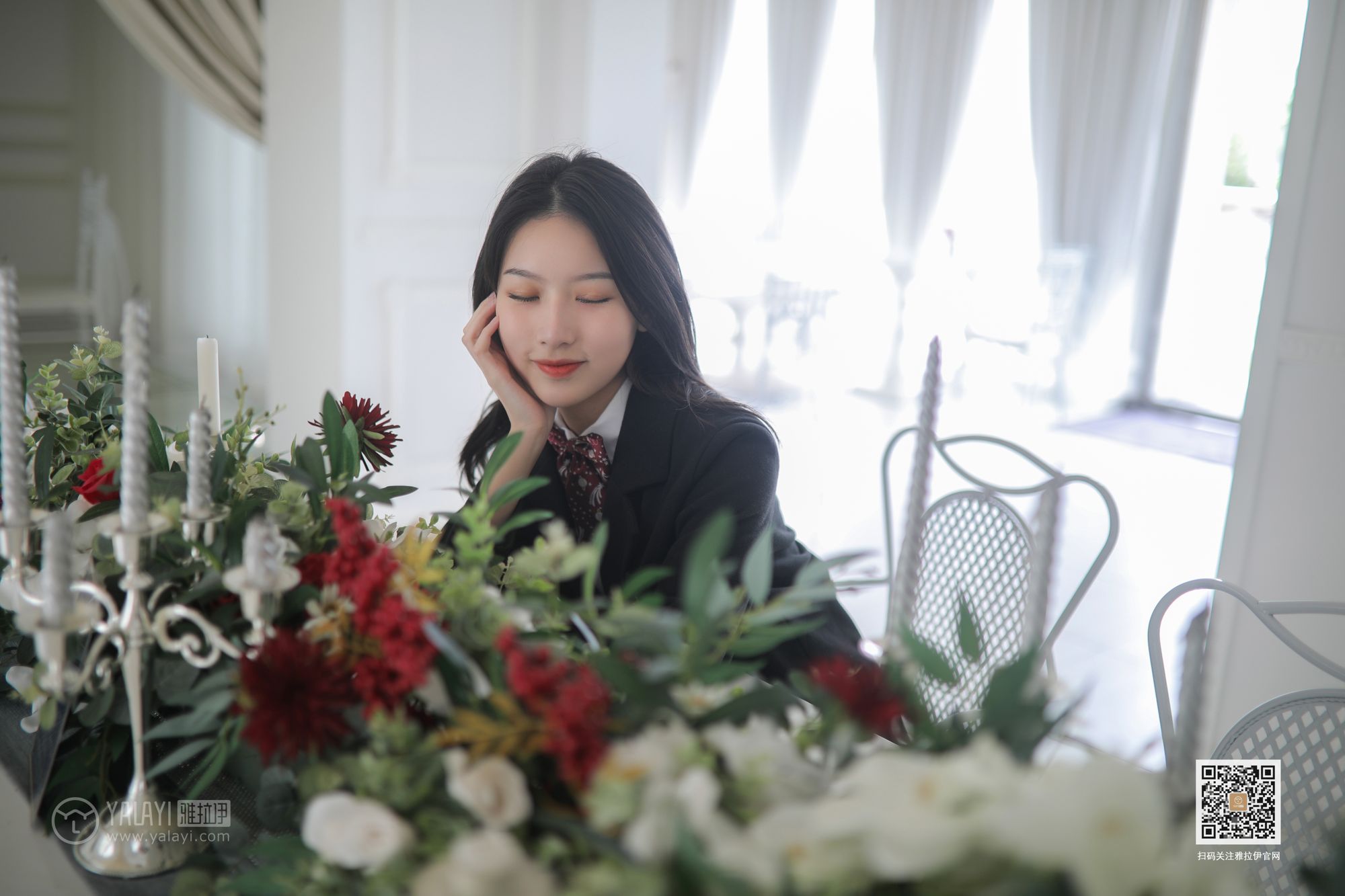 YALAYI雅拉伊性感美女白璐校服装扮修长美腿毕业季套图