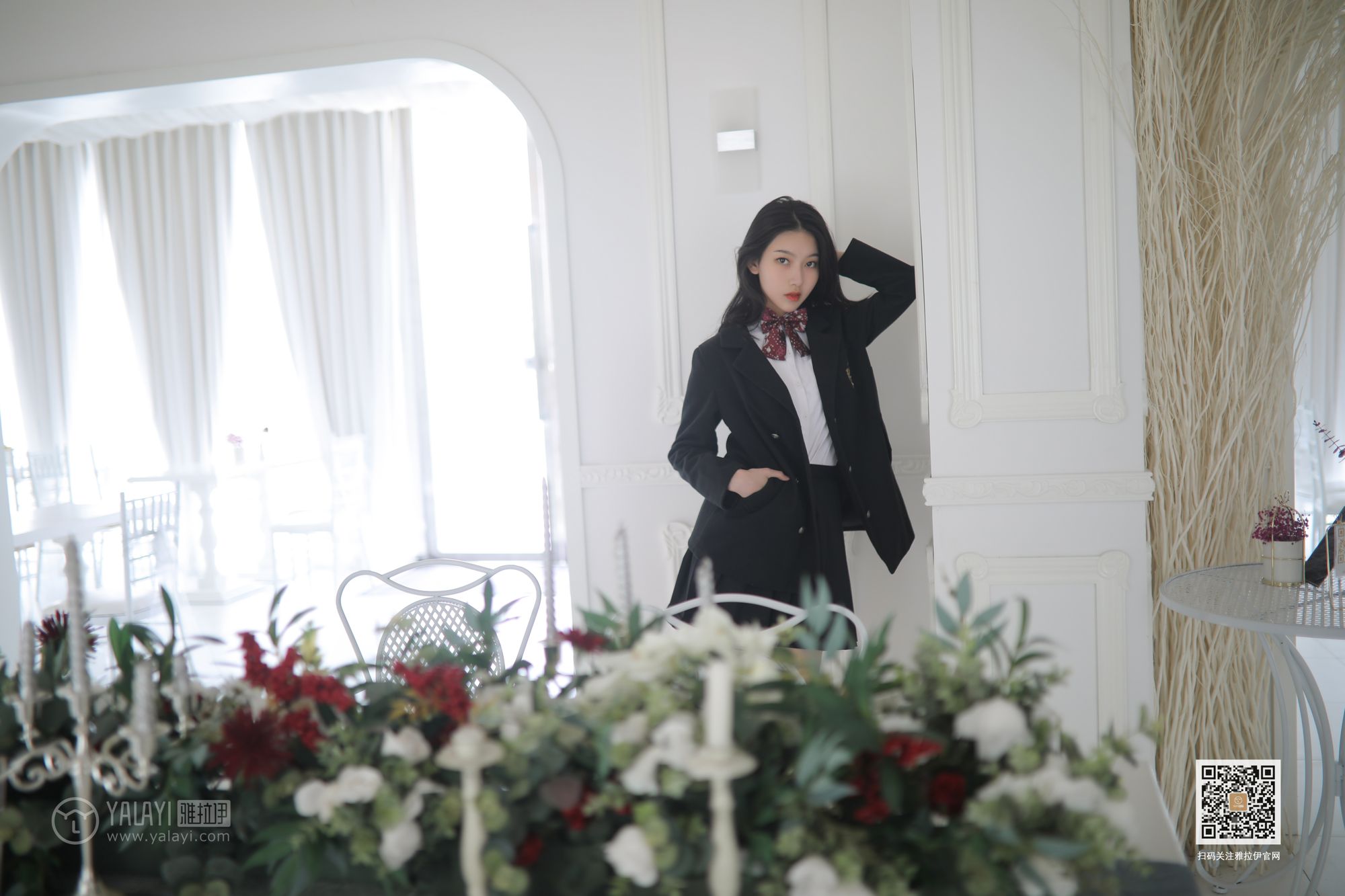 YALAYI雅拉伊性感美女白璐校服装扮修长美腿毕业季套图