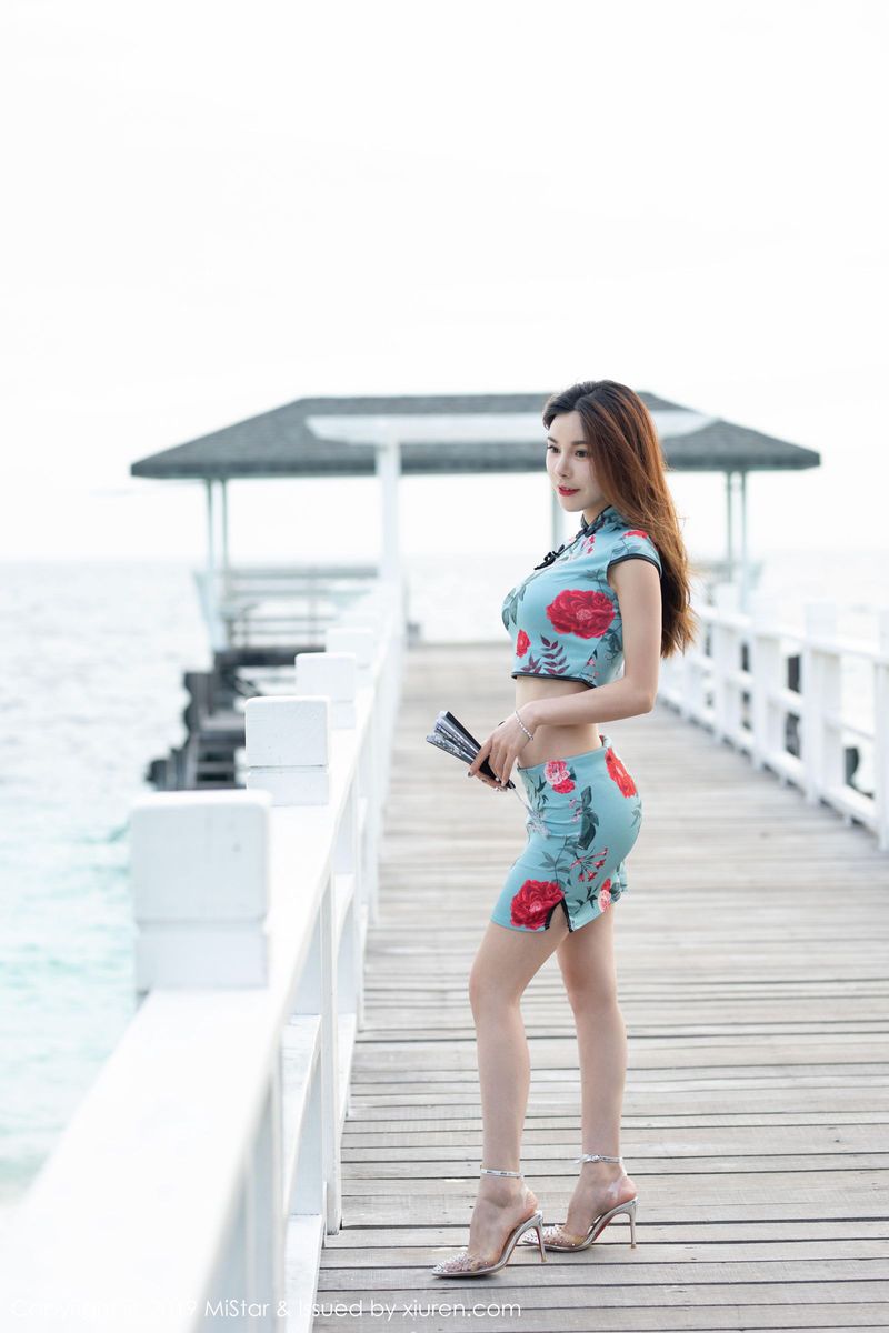 魅妍社美女模特沈佳熹旗袍装扮修长美腿超短裙仙本那旅拍