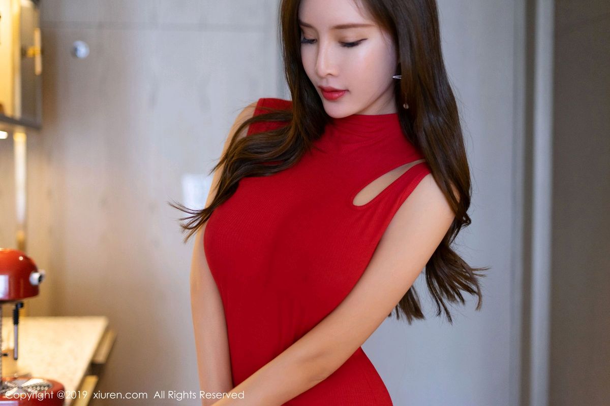 秀人网性感女神周妍希黑丝美腿惹火身段媚态十足心愿旅拍