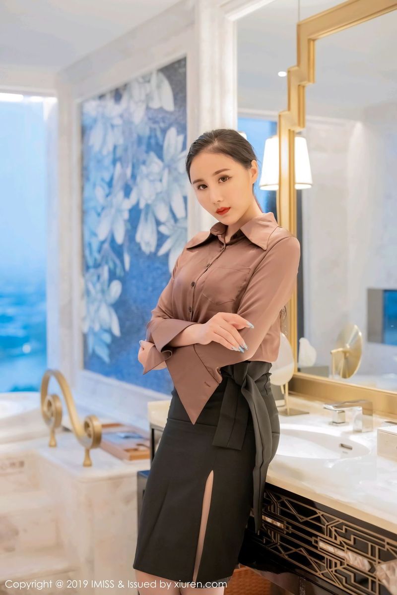 爱蜜社新人嫩模张静雅miya丝袜美腿极品身材首套性感写真