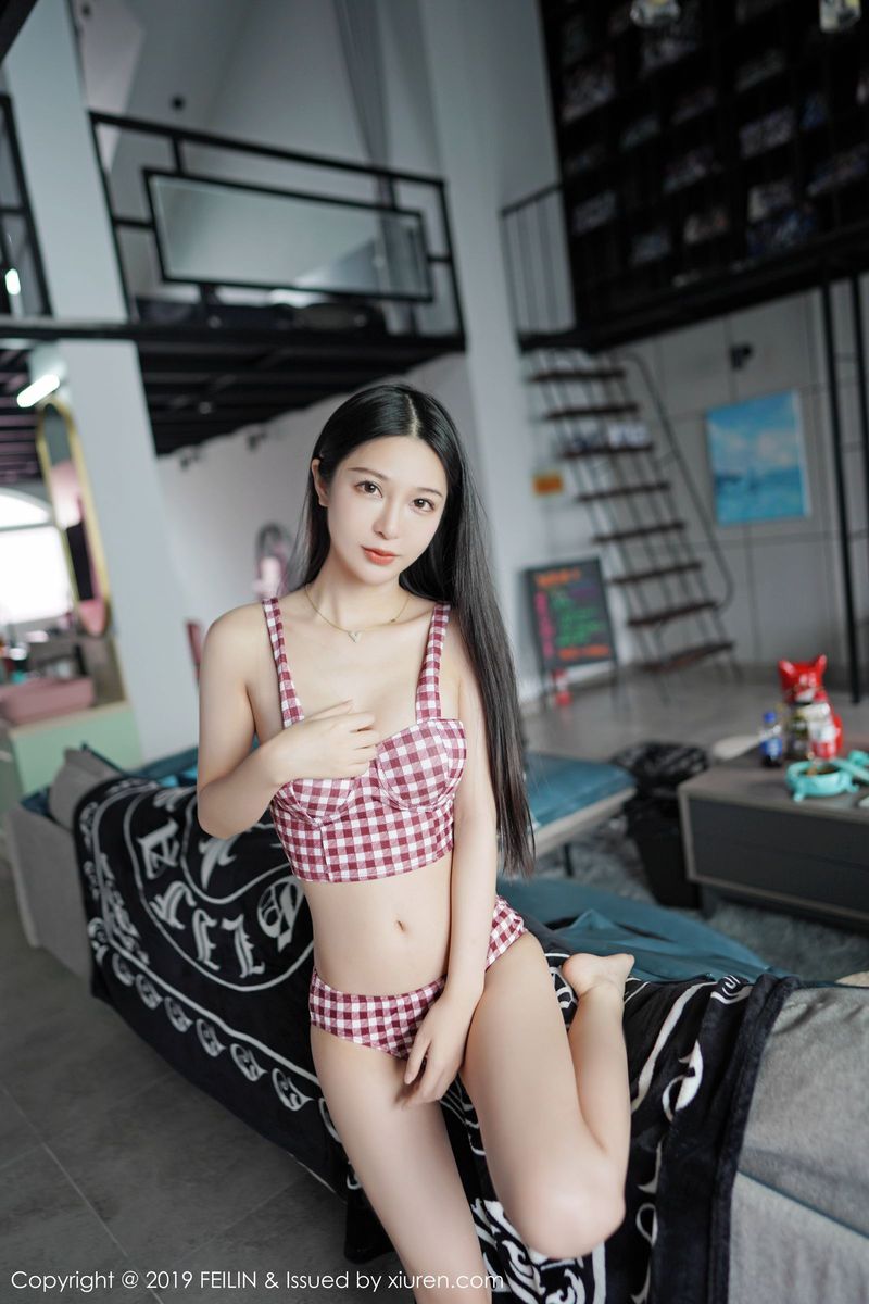 嗲囡囡性感女神luna张静燕女友视角内衣诱惑清新娇柔写真