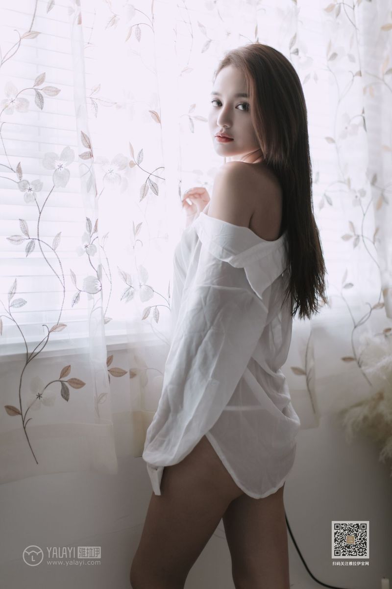 YALAYI雅拉伊性感美女刘子炀白衬衫修长美腿如雪如霜美图