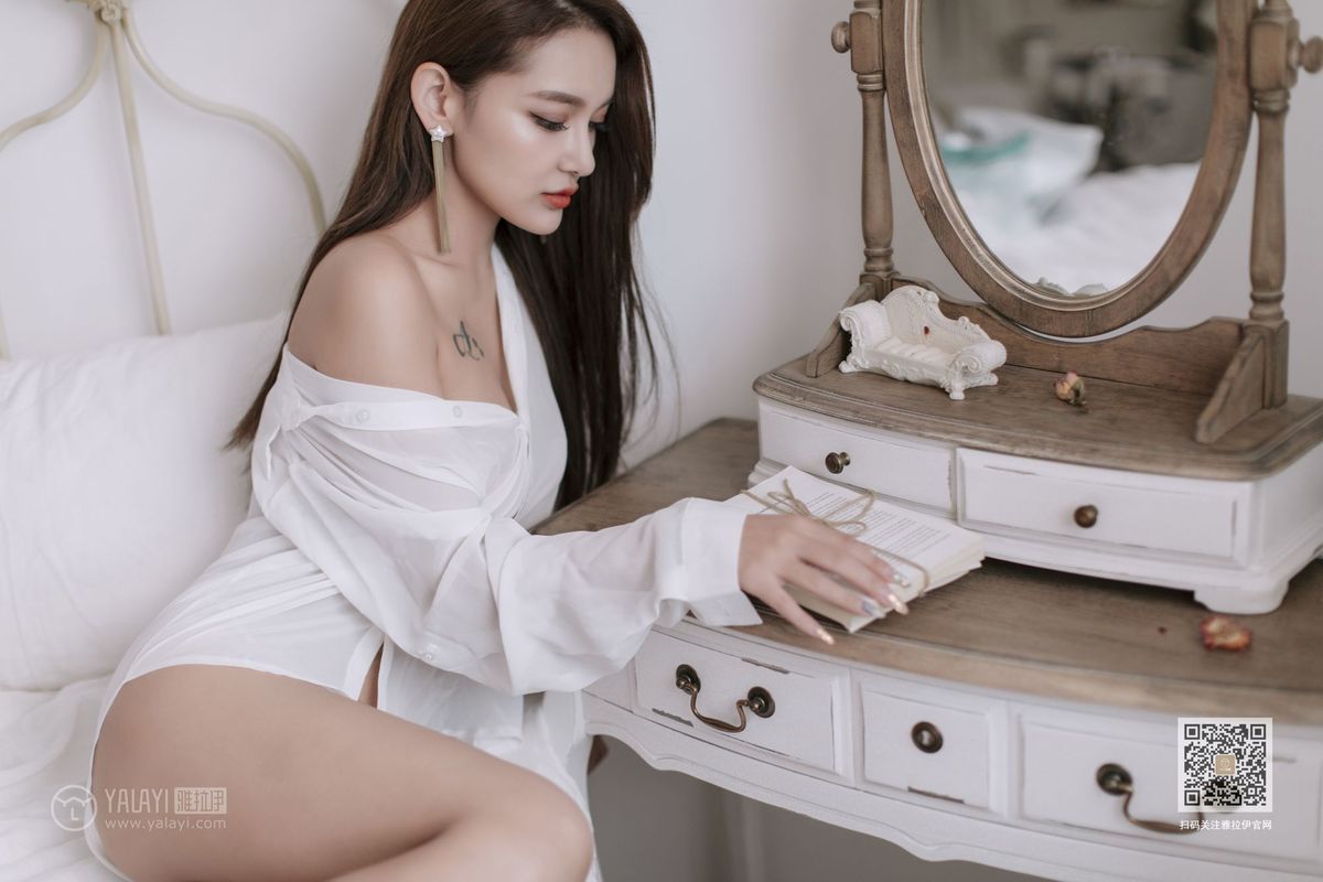YALAYI雅拉伊性感美女刘子炀白衬衫修长美腿如雪如霜美图