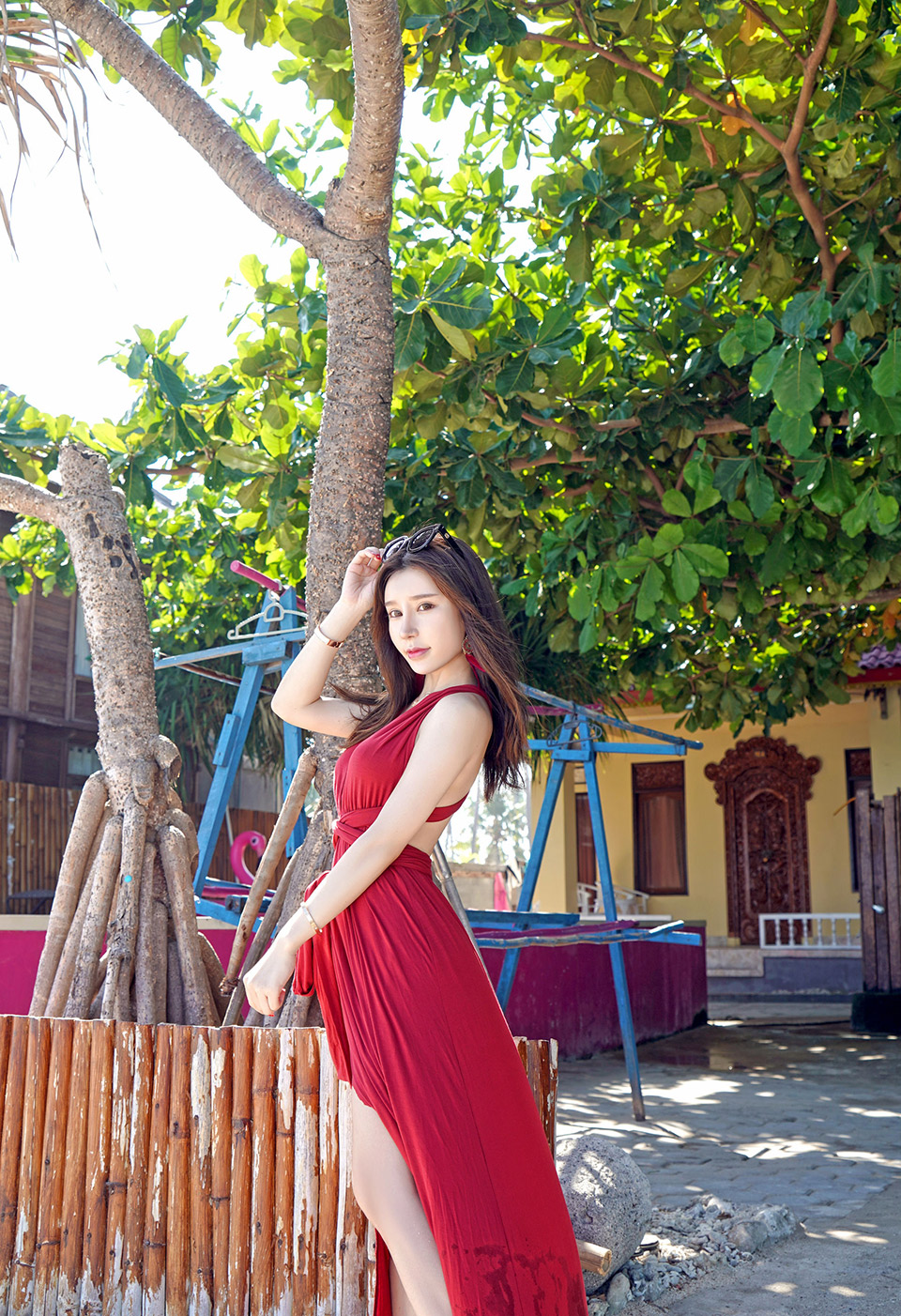 周于希若隐若现的性感曲线诱惑