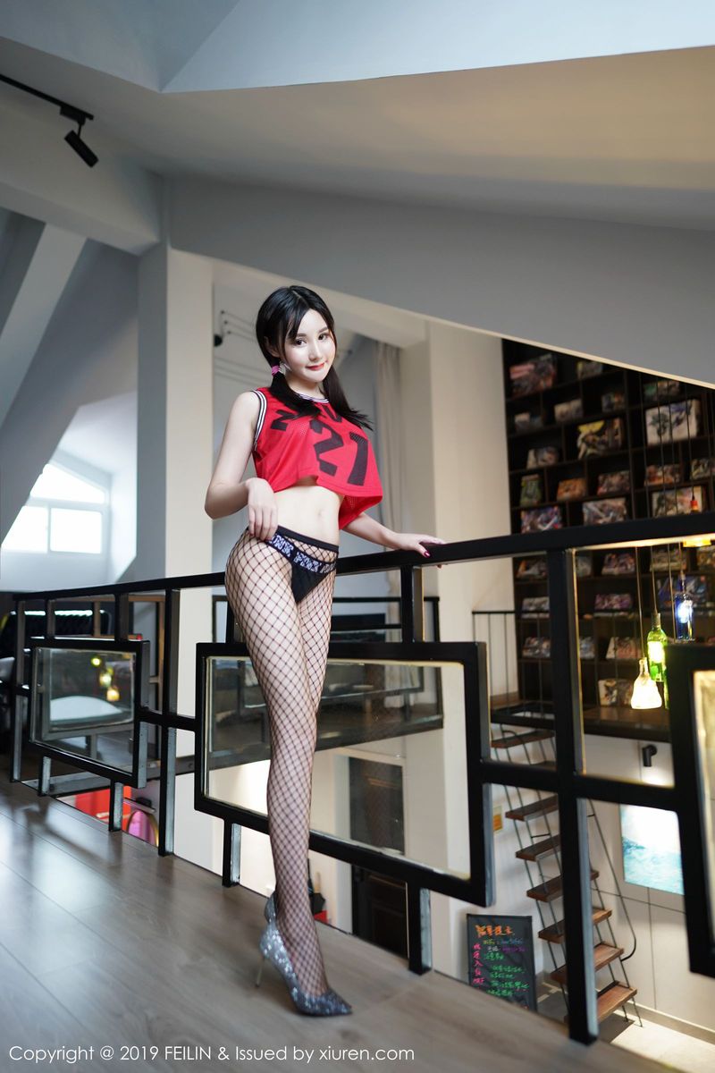 嗲囡囡美女模特Miki米雪儿黑丝网袜粉色情趣内衣性感写真