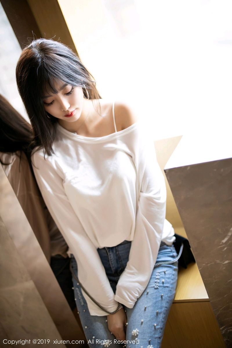 秀人网性感女神杨晨晨sugar丝袜美腿女秘书装扮情节剧情写真