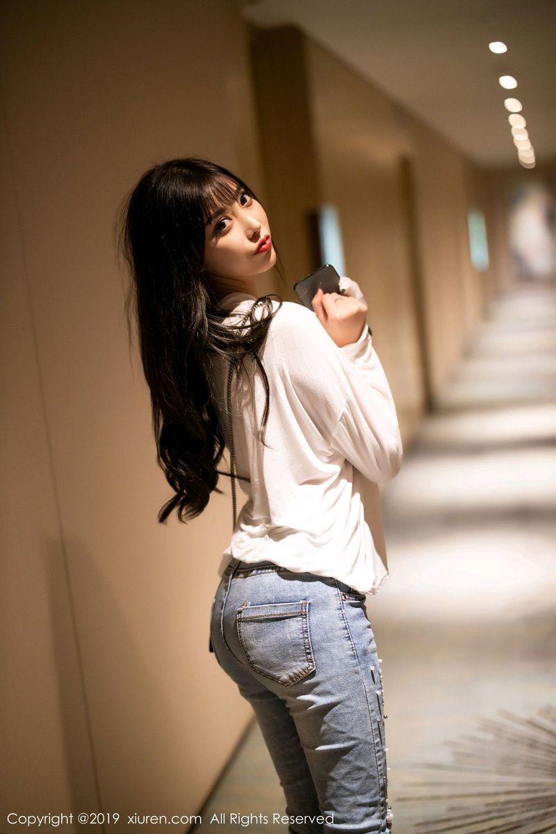 秀人网性感女神杨晨晨sugar丝袜美腿女秘书装扮情节剧情写真